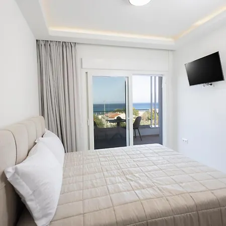 Alpha - 5 Bdrms, Private Pool, Sea View, Bbq *