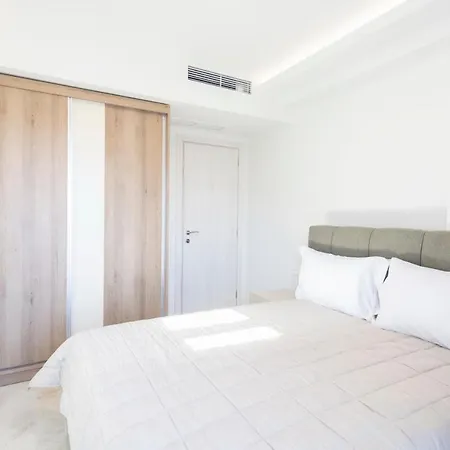 Alpha - 5 Bdrms, Private Pool, Sea View, Bbq