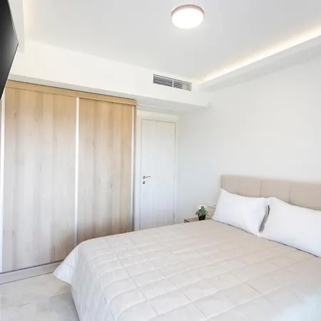 Alpha - 5 Bdrms, Private Pool, Sea View, Bbq *