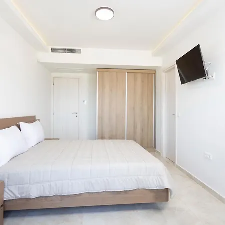 Alpha - 5 Bdrms, Private Pool, Sea View, Bbq Villa Pefkochori