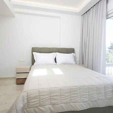 Alpha - 5 Bdrms, Private Pool, Sea View, Bbq *