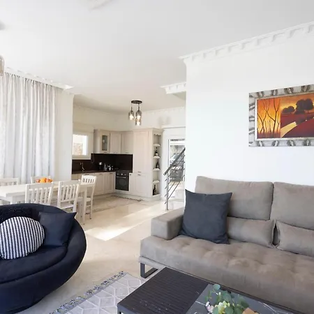 Alpha - 5 Bdrms, Private Pool, Sea View, Bbq *