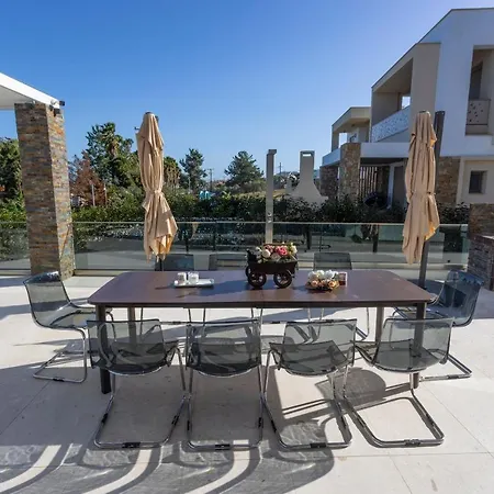 Alpha - 5 Bdrms, Private Pool, Sea View, Bbq Villa