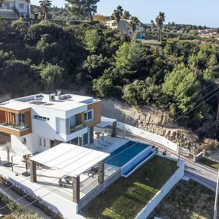 Villa Alpha - 5 Bdrms, Private Pool, Sea View, Bbq