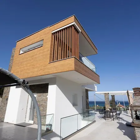 Alpha - 5 Bdrms, Private Pool, Sea View, Bbq Pefkochori